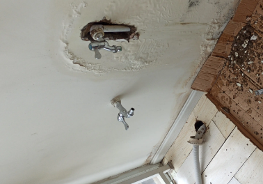 北塔卫生间测漏水